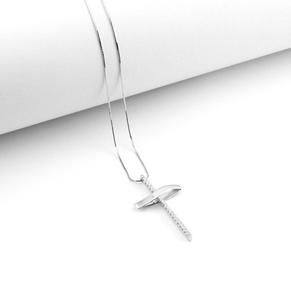 Zoppi Jewels:Croce in oro bianco e diamanti ct.0,16