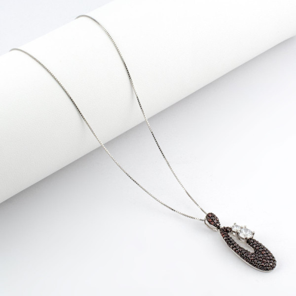Collana in argento con pietre granato 38,00 € Collane Donna