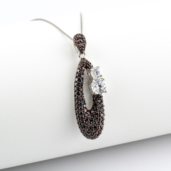 Collana in argento con pietre granato 38,00 € Collane Donna