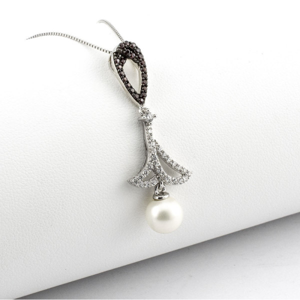 Zoppi Jewels:Collana in argento con perla e pietre:40,00 €