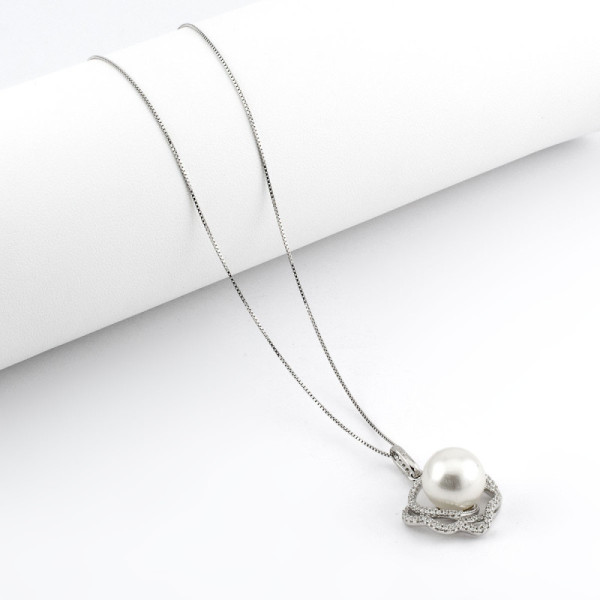 Collana in argento con perla e pietre 39,00 € Collane Donna