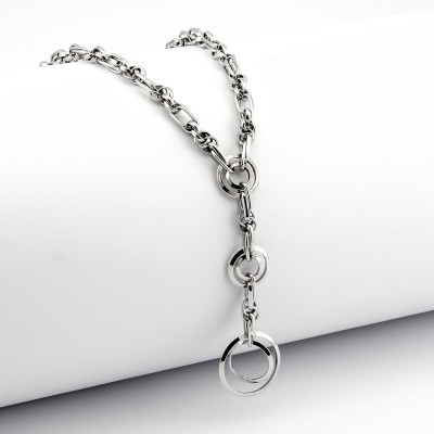 Collana a catena con cerchi pendenti in oro bianco 990,00 € Collane Donna