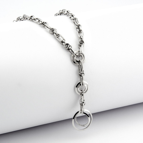 Collana a catena con cerchi pendenti in oro bianco 990,00 € Collane Donna