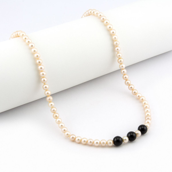 Zoppi Jewels:Collana di perle e onice terminali in argento 925:95,00 €