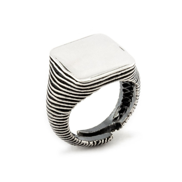 Anello chevalier quadrato in argento 925 30,00 € Anelli Personalizzabili