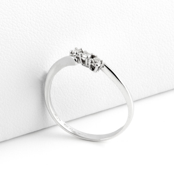 Anelli oro diamantiAnello Trilogy con diamanti 0,09 Ct. in oro bianco280,00 €