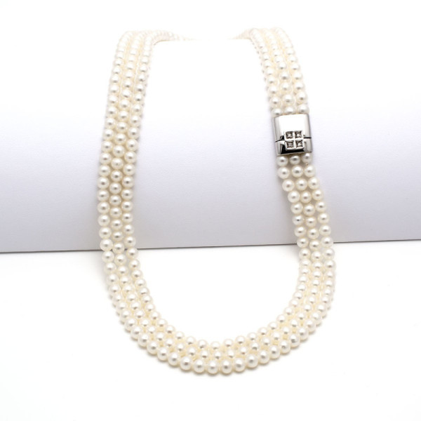 Collana 3 fili di perle con susta oro e diamanti 1,00 € Collane con gemme