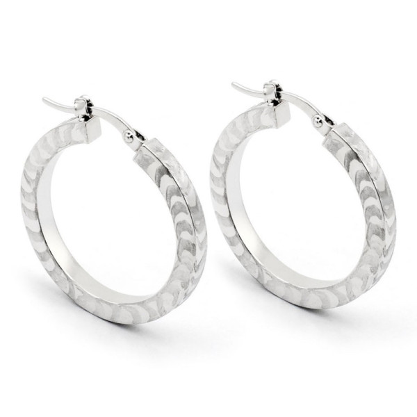 Orecchini a cerchio 27mm in oro bianco squadrati 390,00 € Orecchini Donna