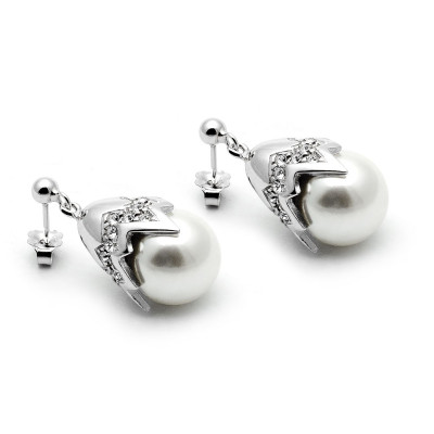Orecchini DonnaOrecchini a fiore in argento e pietre viola ametista18,00 €