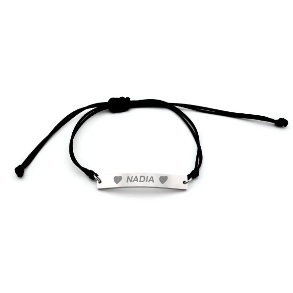 Bracciale con targhetta e cordino nero
