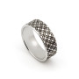 Anello uomo a fascia con decoro