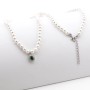 Collana di perle con ciondolo con pietra verde smeraldo