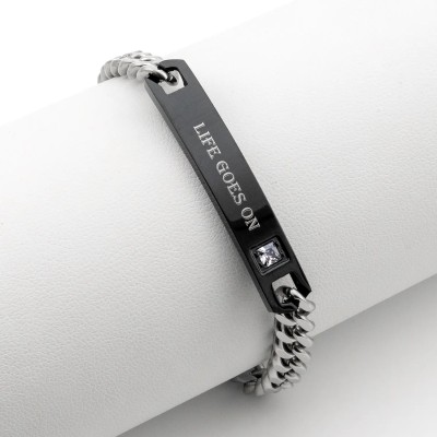 Bracciale in acciaio con targhetta nera incisa "Life Goes On"
