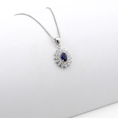Collana con ciondolo con pietra blu zaffiro in argento 925