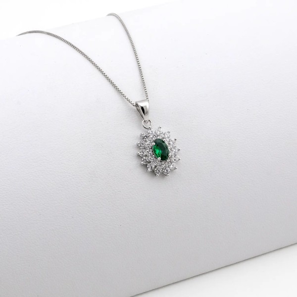 Collana con ciondolo con pietra verde smeraldo in argento 925