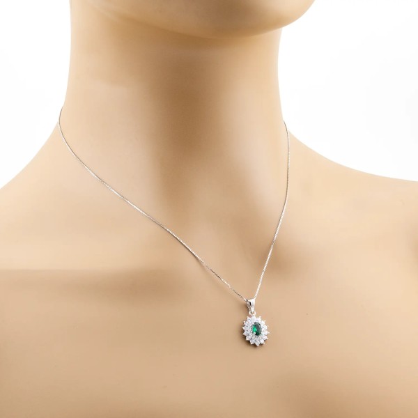Collana con ciondolo con pietra verde smeraldo in argento 925
